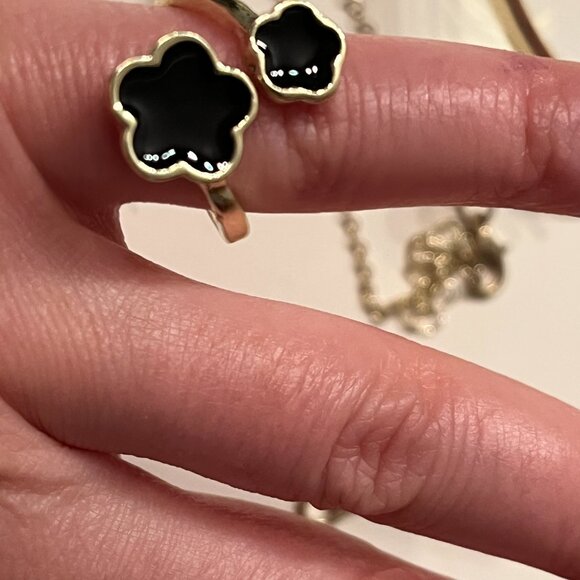 Black Clover Jewelry Set – Ring, Bangles, Necklace, Earrings &‎ Bracelet - Picture 2 of 15